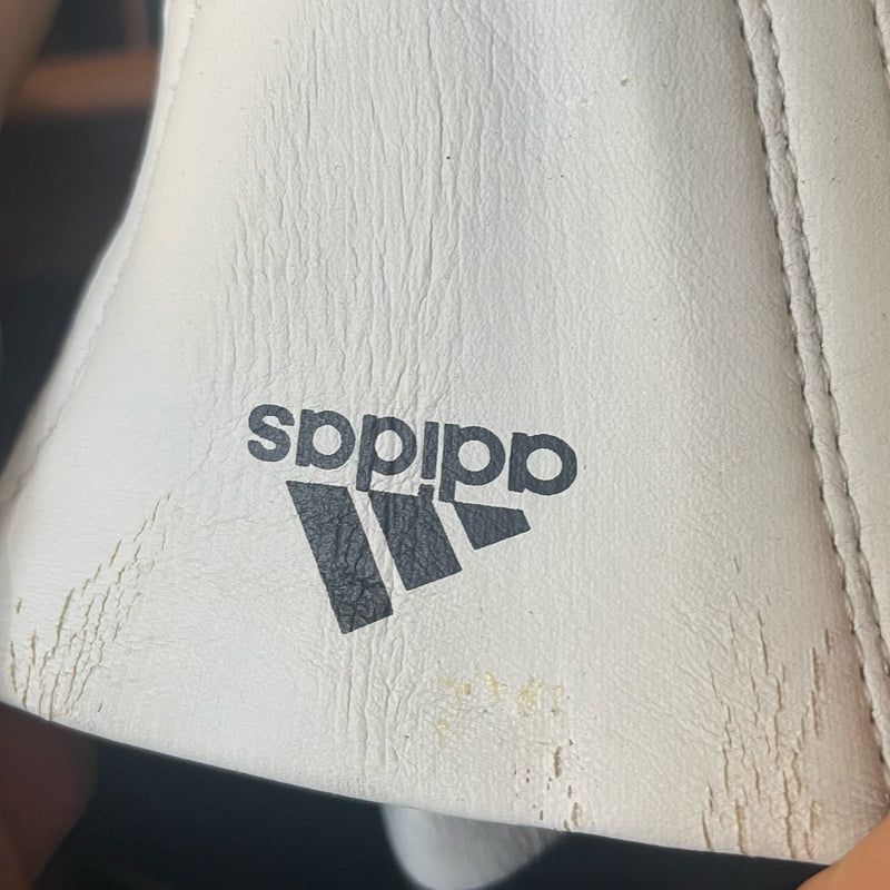 POŠKOZENÉ:  Budo boty adidas SM III, ADITSS03